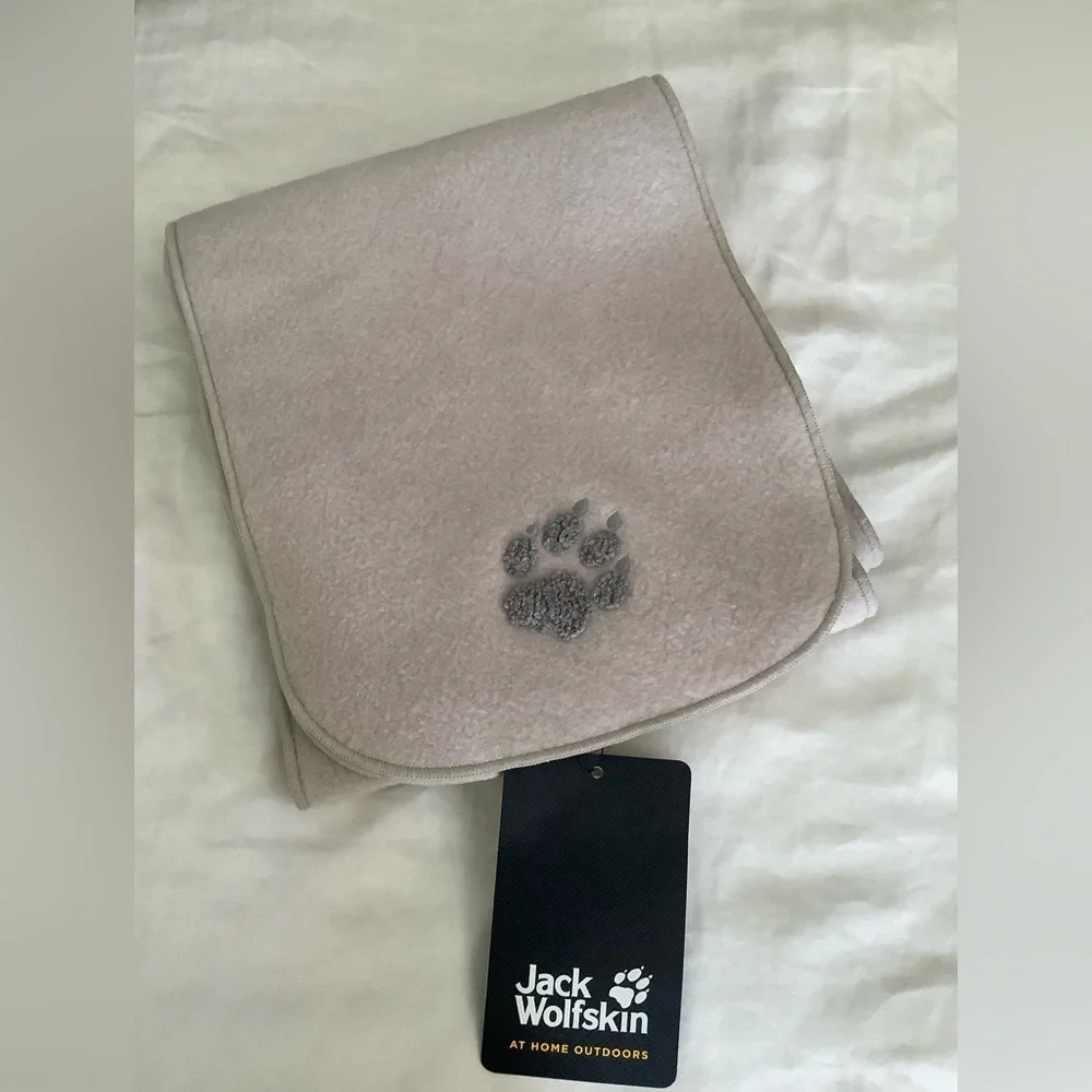 Jack Wolfskin have colors
